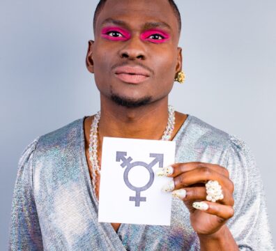 Sofrimento Psíquico e Identidade: A Luta pela Aceitação das Pessoas Transexuais